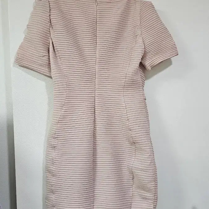 [BUNJANG] The Izzat Collection Pink Ruffle Pleated Dress / 더아이잗컬렉션/핑크 러플 플리츠원피스 55