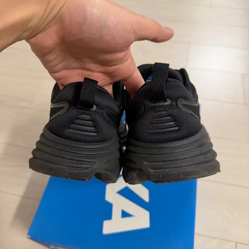 [BUNJANG] Hoka Bondi 8 Wide Black Running Shoes / 호카 본디8 와이드 블랙 245mm