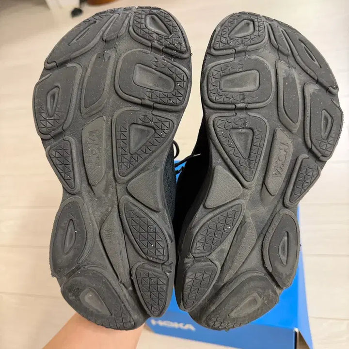 [BUNJANG] Hoka Bondi 8 Wide Black Running Shoes / 호카 본디8 와이드 블랙 245mm