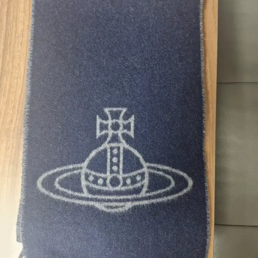 [BUNJANG] Vivienne Westwood Double Logo Muffler / 비비안 웨스트우드 더블 로고 머플러 비비안 목도리