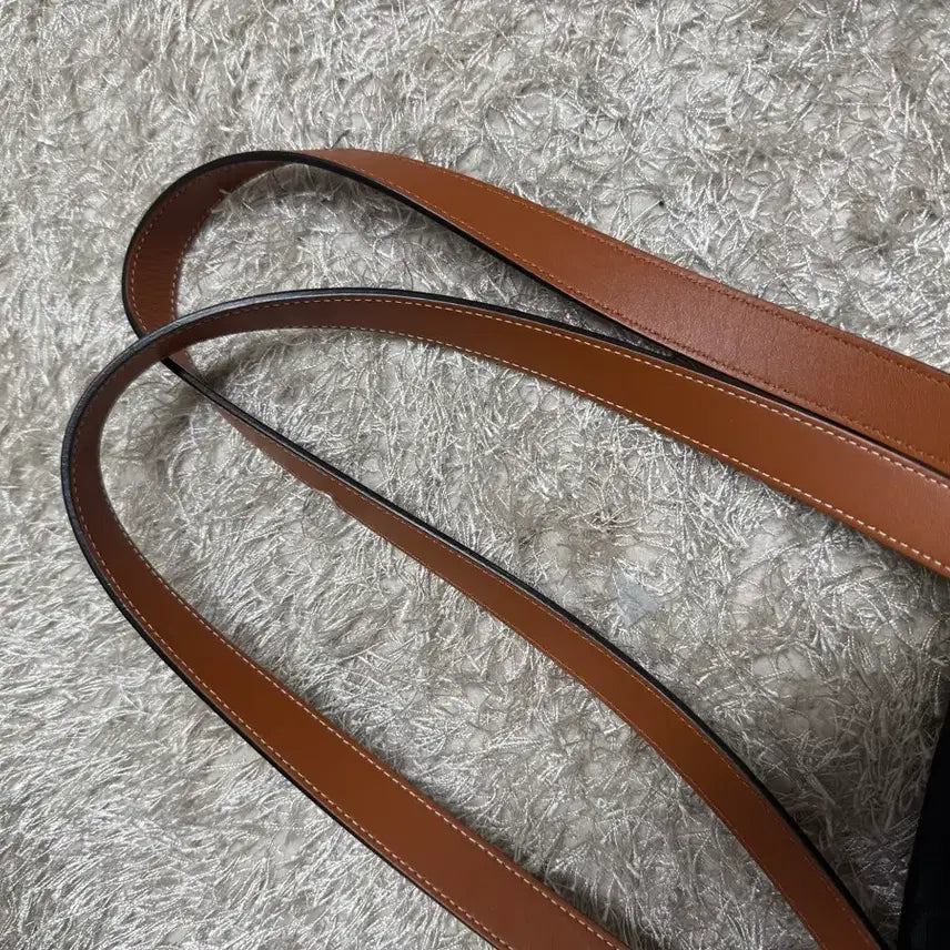 [SOLD OUT] 셀린느 트리오페 라피아백 라탄백 미디움