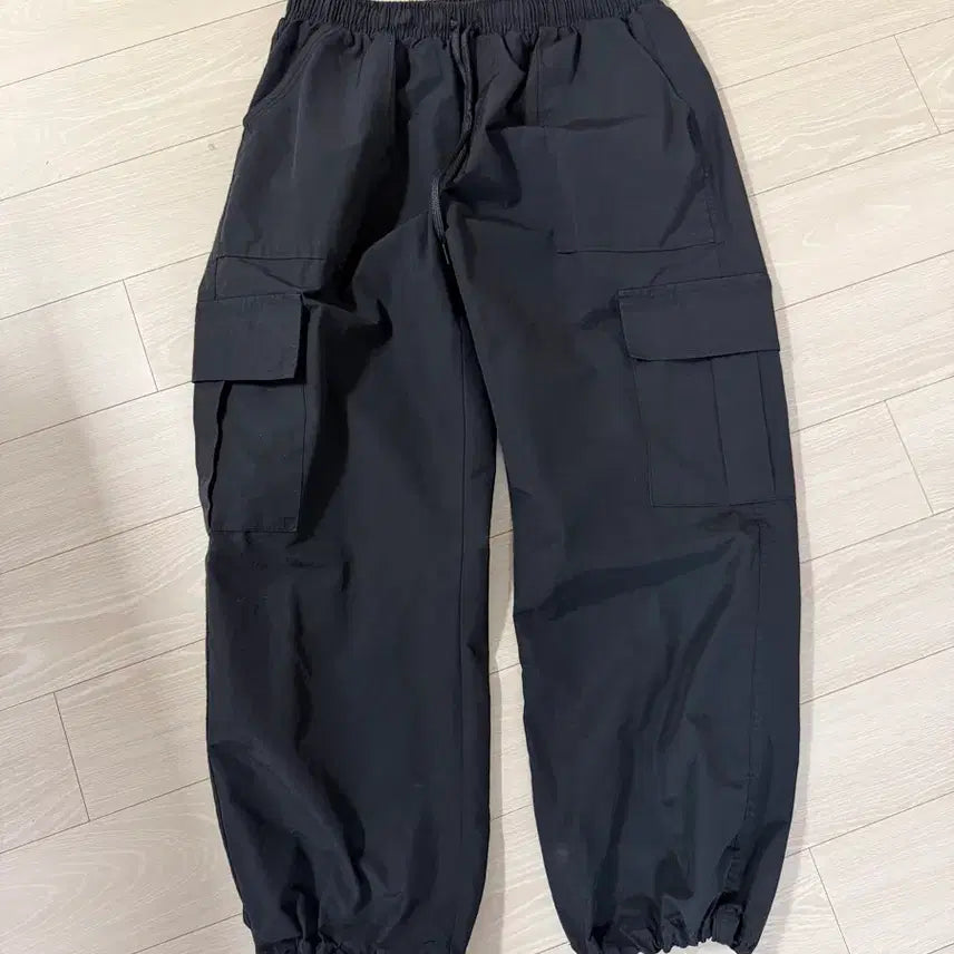 [BUNJANG] MIGNONNEUF 2-way Wide Cargo Jogger Pants - Black (Size 32) / 미뇽네프 2way 와이드 카고 조거팬츠 블랙 32