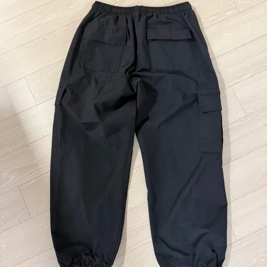 [BUNJANG] MIGNONNEUF 2-way Wide Cargo Jogger Pants - Black (Size 32) / 미뇽네프 2way 와이드 카고 조거팬츠 블랙 32