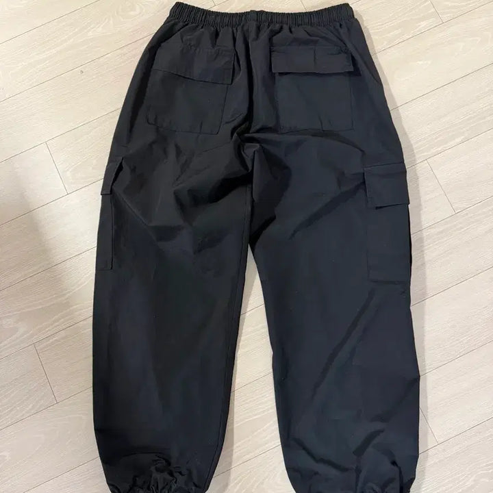 [BUNJANG] MIGNONNEUF 2-way Wide Cargo Jogger Pants - Black (Size 32) / 미뇽네프 2way 와이드 카고 조거팬츠 블랙 32