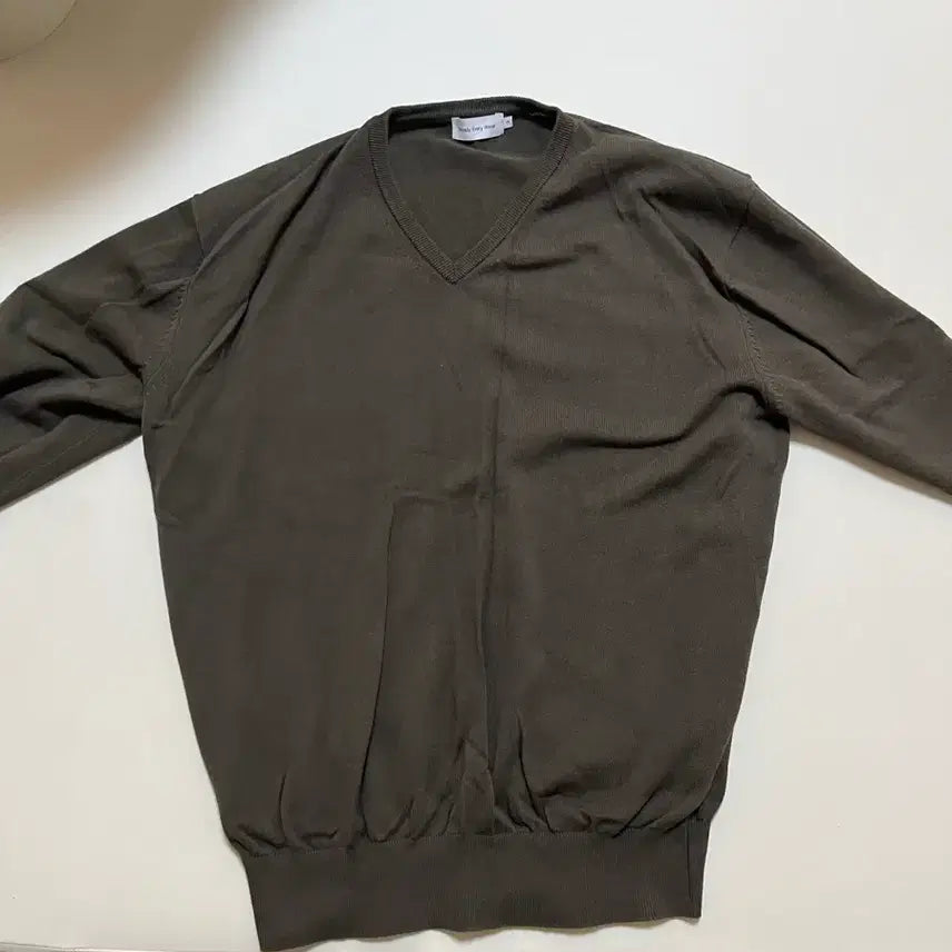 [SOLD OUT] sew 스테디에브리웨어 코튼 브이넥 니트 다크 올리브 3