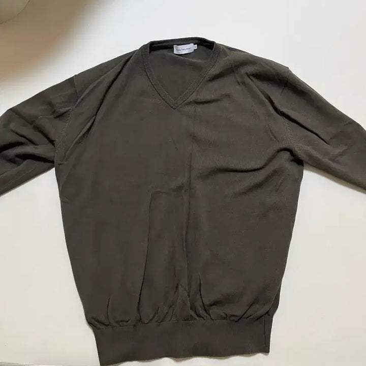 [SOLD OUT] sew 스테디에브리웨어 코튼 브이넥 니트 다크 올리브 3