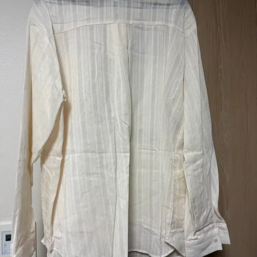 [SOLD OUT] 새상품)아우로 자수 아이보이셔츠