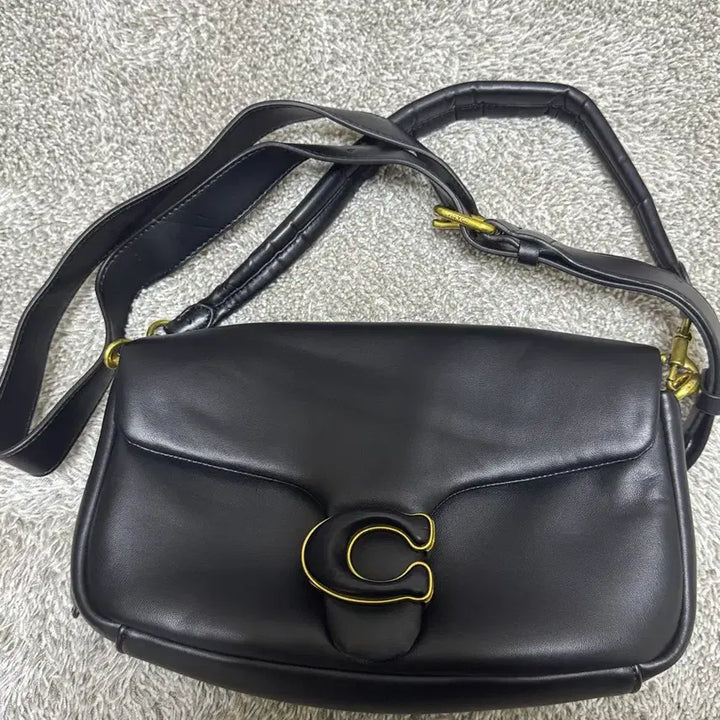 [BUNJANG] Coach Pillow Tabby Shoulder Bag Black / 코치 필로우 태비 숄더백 블랙