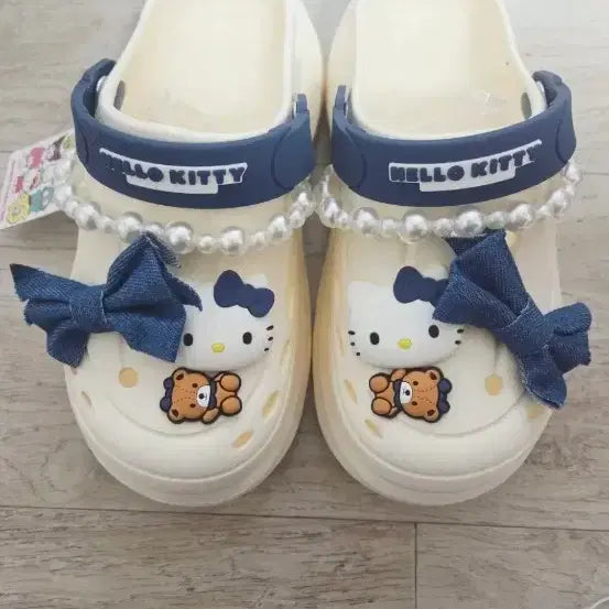 [SOLD OUT] 헬로키티 리본 샌들 슬리퍼 흰색새상품