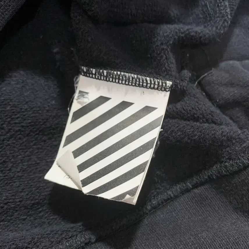 [SOLD OUT] 오프화이트 블랙 애로우 맨투맨