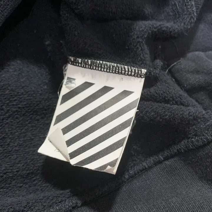 [SOLD OUT] 오프화이트 블랙 애로우 맨투맨
