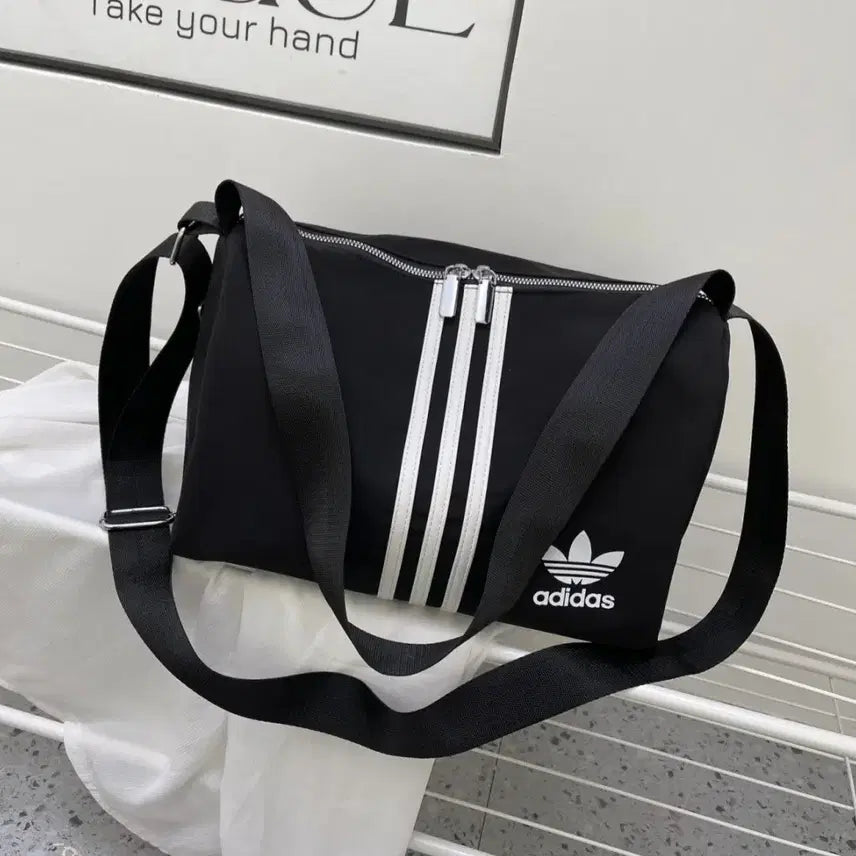 [SOLD OUT] 아디다스 블랙 3선 크로스백