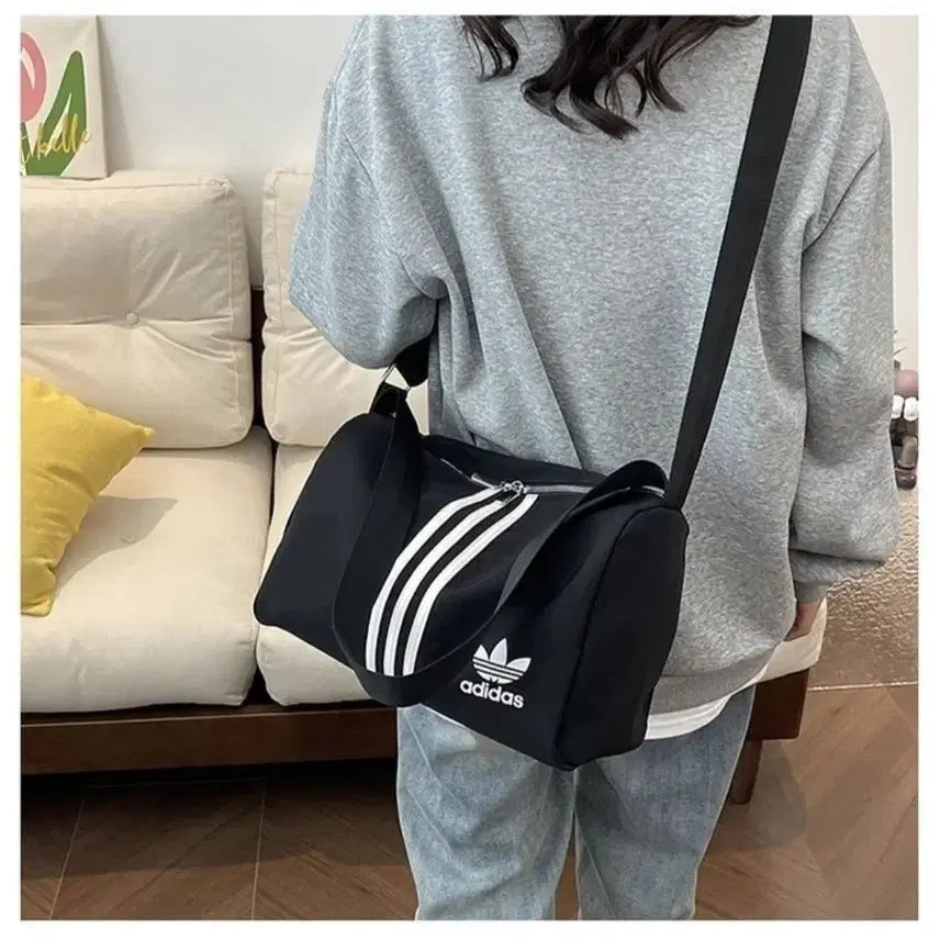 [SOLD OUT] 아디다스 블랙 3선 크로스백