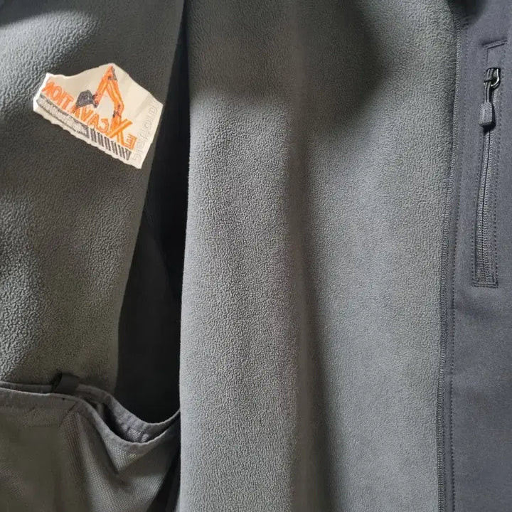 [BUNJANG] Carhartt Crowley Softshell Rain Jacket Black XXL / 칼하트 크로울리 소프트쉘 레인 자켓 블랙 XXL