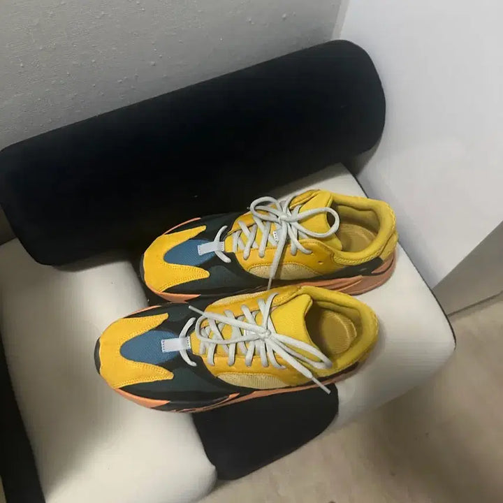 [BUNJANG] Adidas Yeezy Boost 700 &