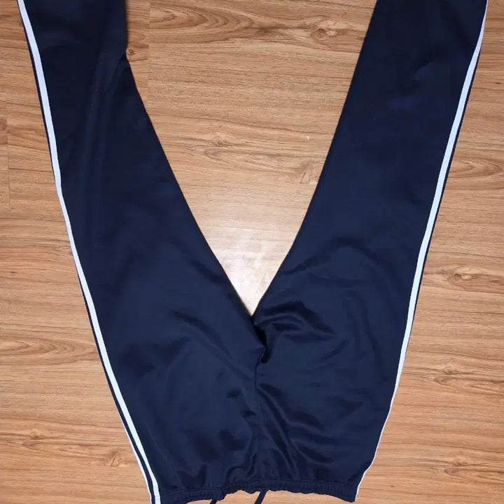 [SOLD OUT] 아디다스 네이비 삼선 트레이닝 바지