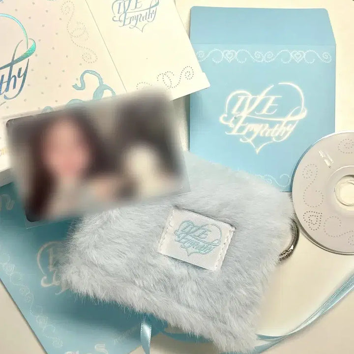 [BUNJANG] IVE Empathy Wallet + Gaeul Photocard / 아이브 엠파시 지갑 양도 (+덤포카1장)