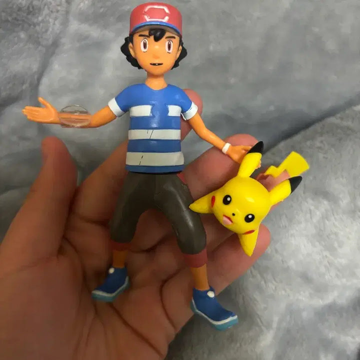 [BUNJANG] Ziu Pikachu Figure / 마지막가격(지우+피카츄) 기스있음; 피규어