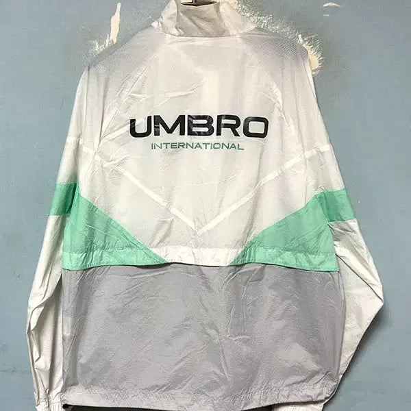 [SOLD OUT] umbro 엄브로 플라이트 립스탑 경량 아노락 여름점퍼 M 95-100