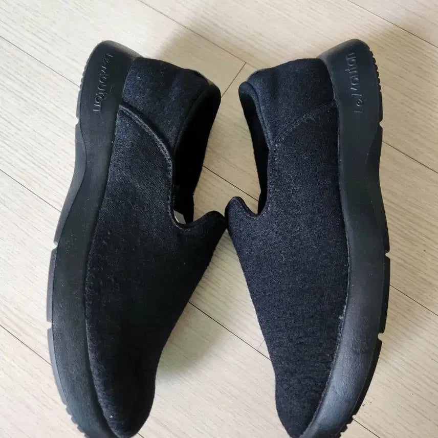 [SOLD OUT] 르무통 Le Mouton 블랙 슬립온