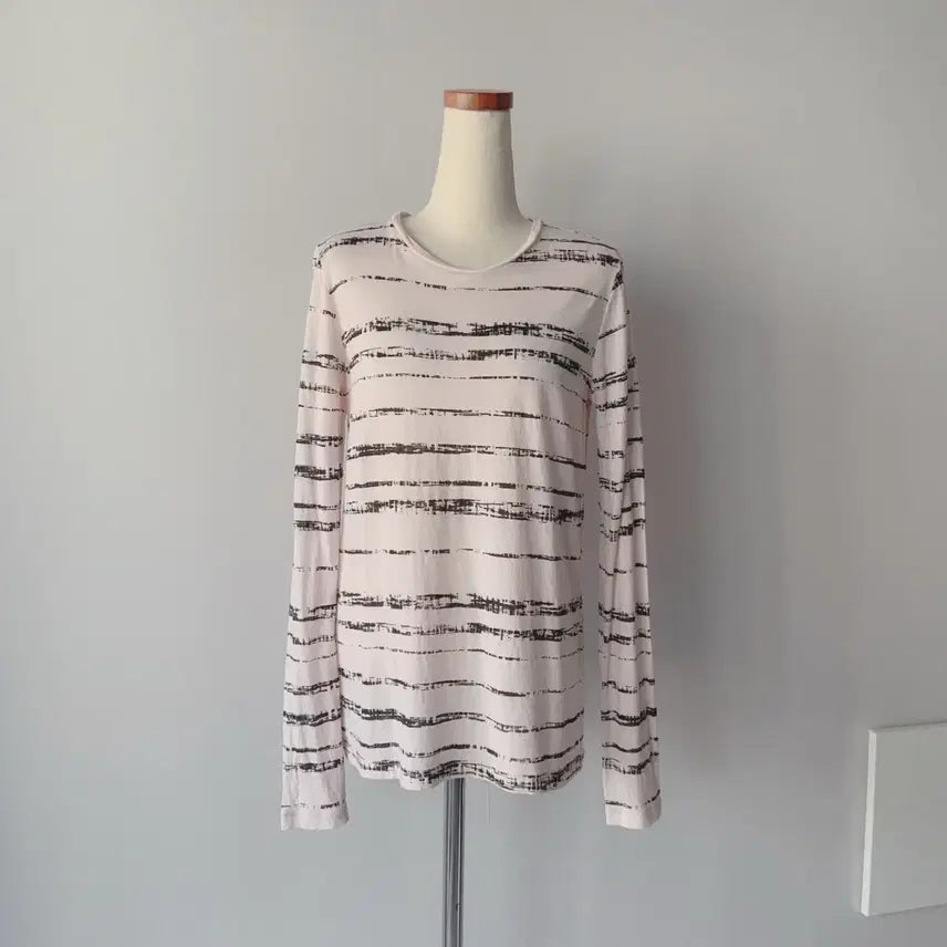 [SOLD OUT] 빈스 Vince XS사이즈 티셔츠 페루산