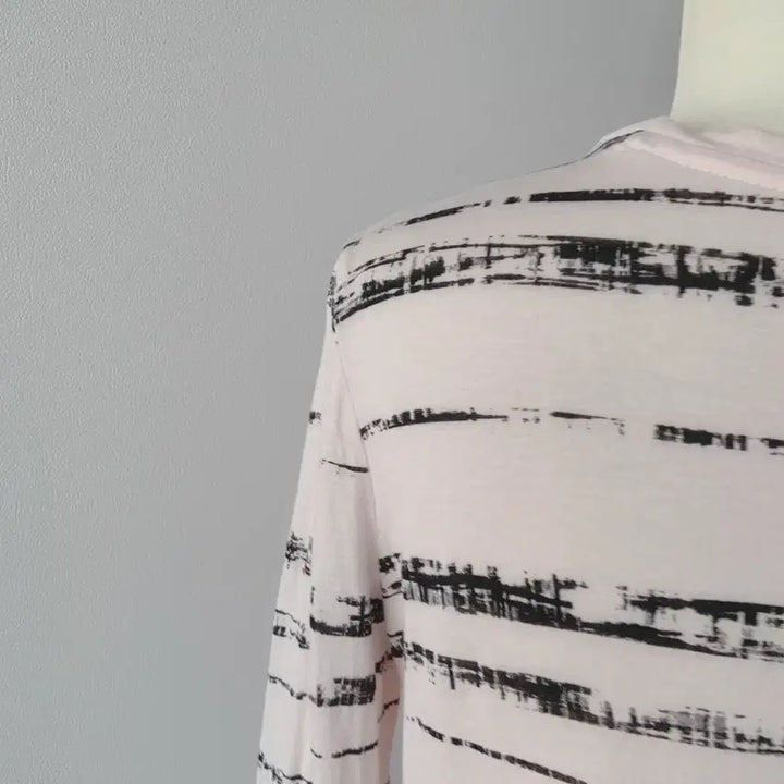 [SOLD OUT] 빈스 Vince XS사이즈 티셔츠 페루산