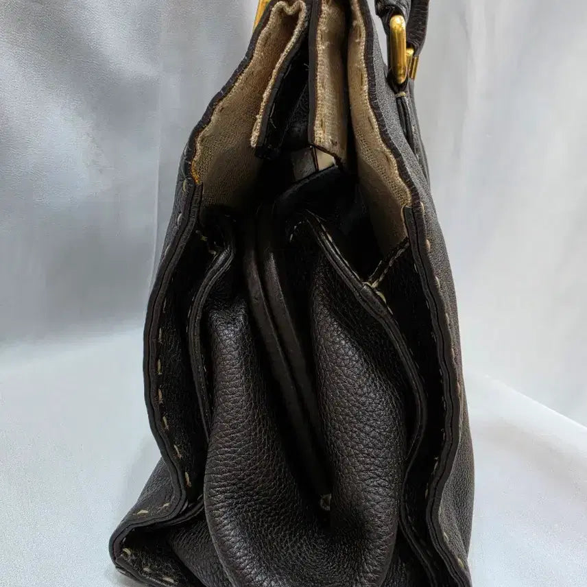 [SOLD OUT] (정품)펜디 브라운 스티치 레더 토트백