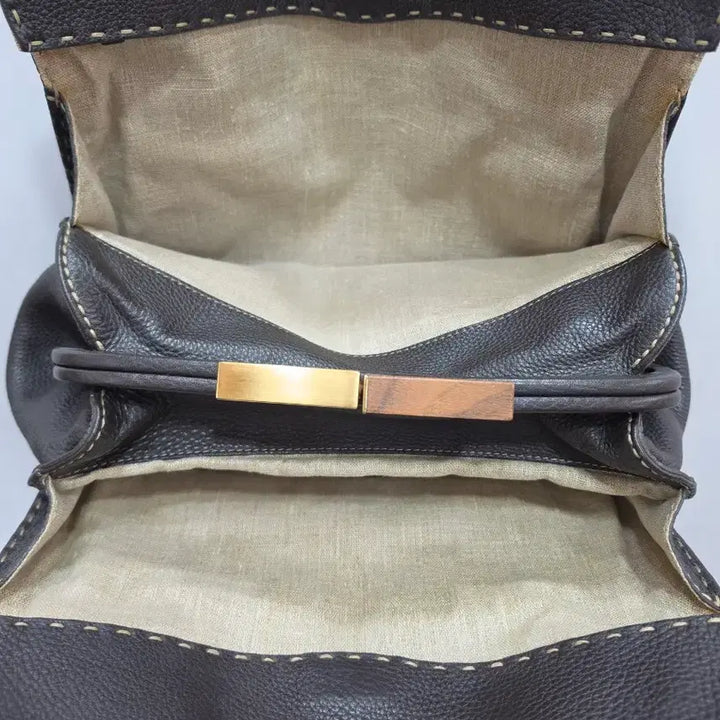 [SOLD OUT] (정품)펜디 브라운 스티치 레더 토트백