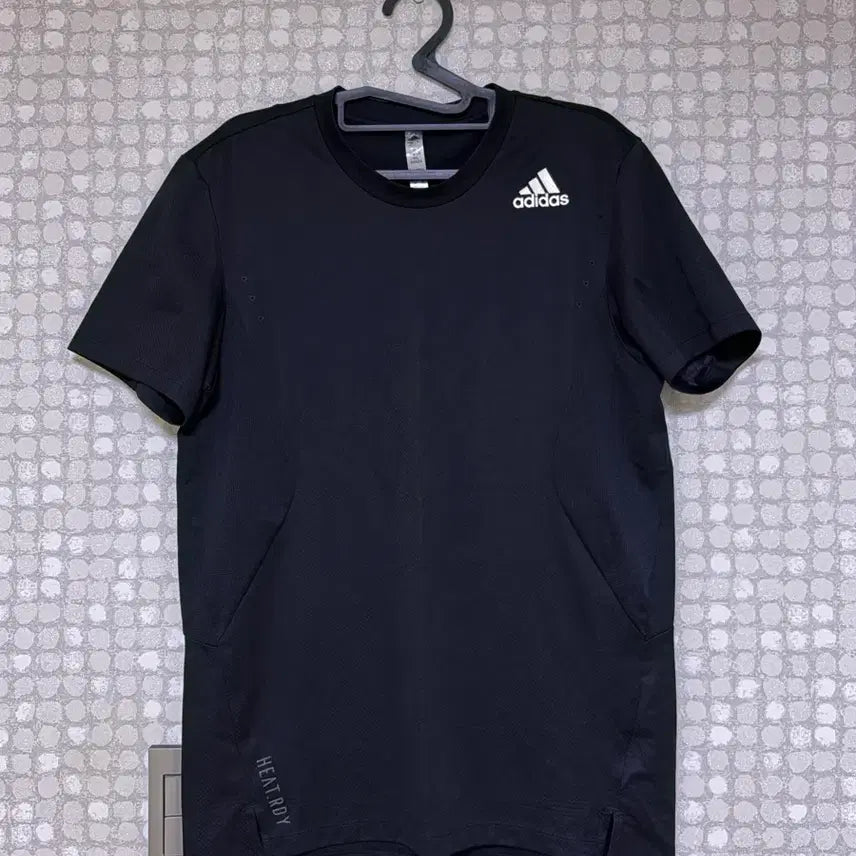 [SOLD OUT] 아디다스 기능성 반팔티 블랙 XL