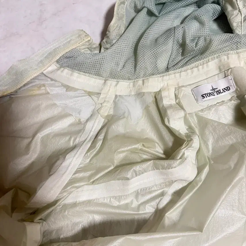[SOLD OUT] 스톤아일랜드 멤브라나 바람막이 L