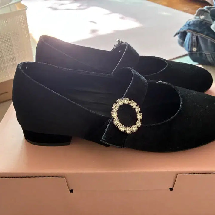 [BUNJANG] Black Mary Jane Brooch Shoes / 블랙 메리제인 브로치 구두