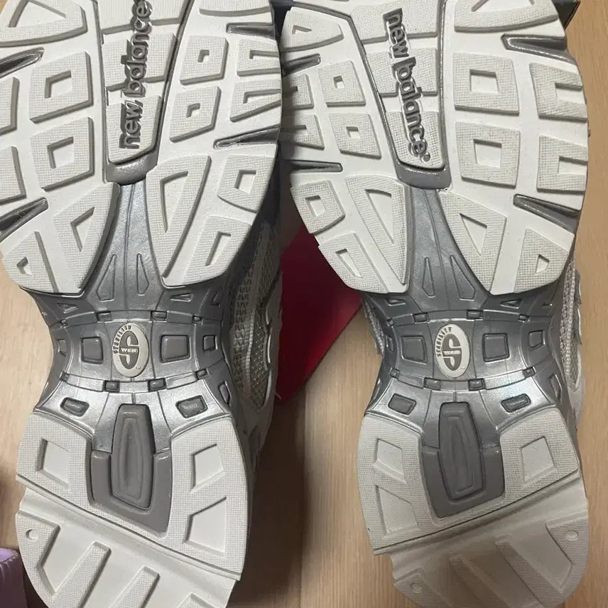 [BUNJANG] New Balance ML827AAM Sneakers / 뉴발란스 ML827AAM 220