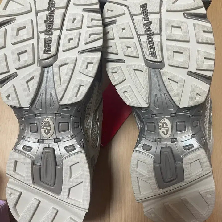 [BUNJANG] New Balance ML827AAM Sneakers / 뉴발란스 ML827AAM 220
