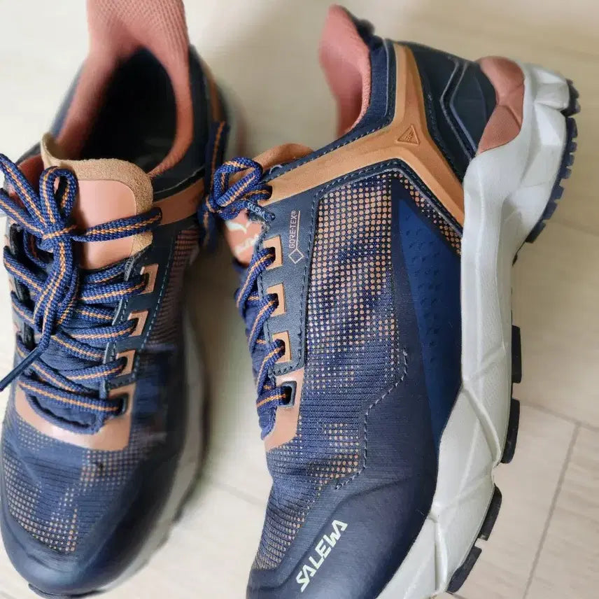 [BUNJANG] Salewa Gore-Tex Hiking Boots / 사레와 고어텍스 등산화