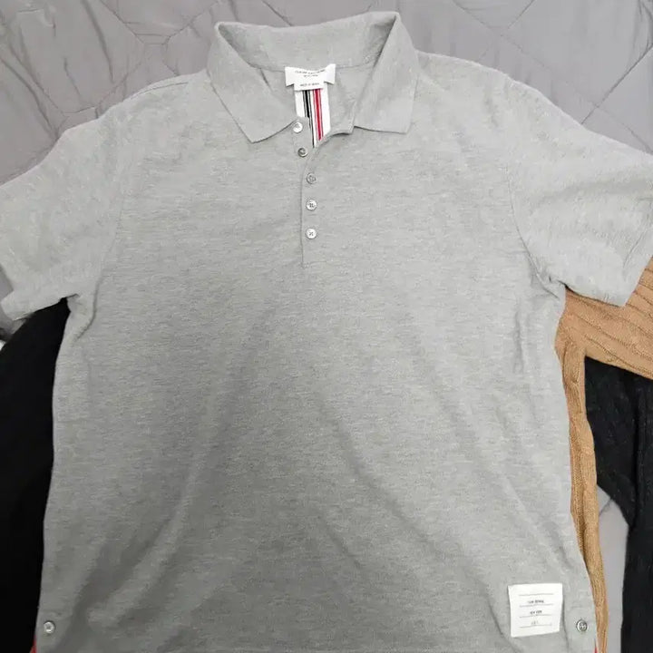 [SOLD OUT] 톰브라운 폴로셔츠 그레이 사이즈 3