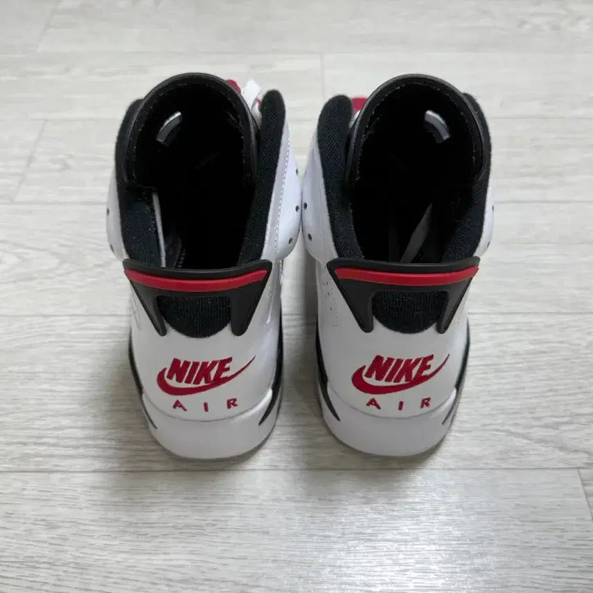 [BUNJANG] Nike Jordan 6 Carmine 2021 Sneakers / 조던 6 카마인 2021 275