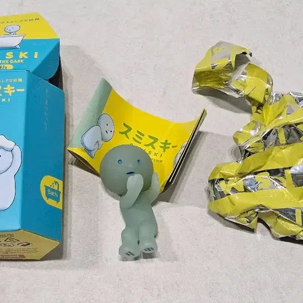 [BUNJANG] Smiski Bathroom Series Figure / 스미스키 욕실 시리즈 야광 피규어