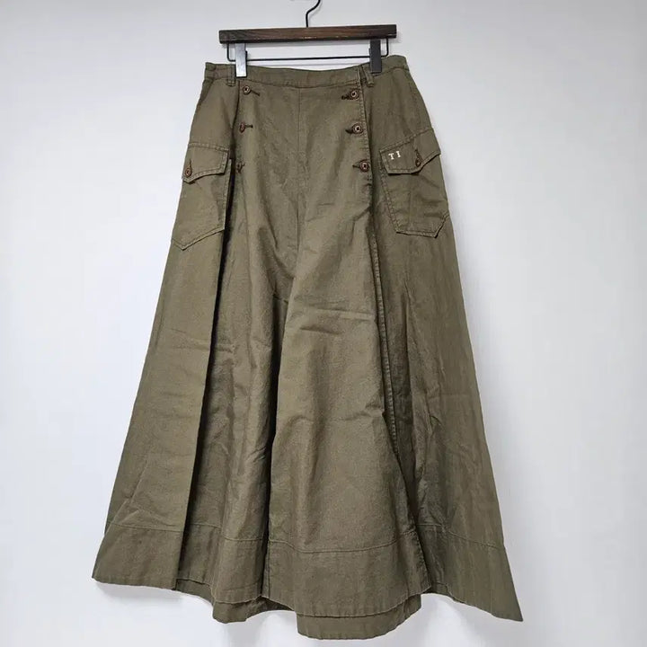[SOLD OUT] 써스데이아일랜드 카키색 플리츠 롱 와이드 치마바지