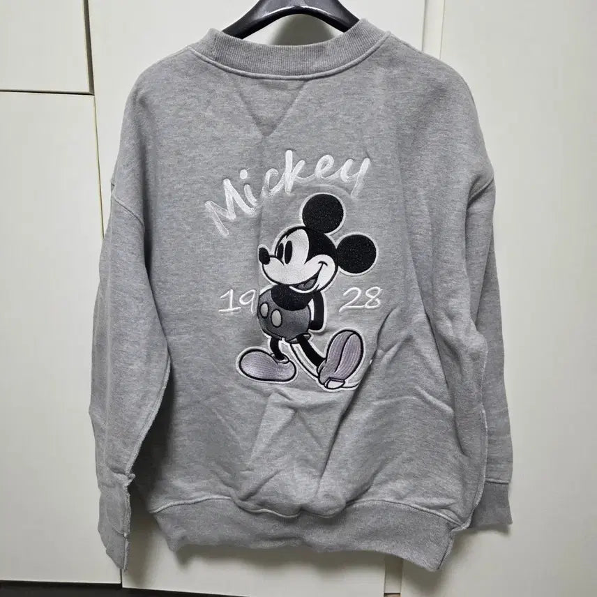 [BUNJANG] Mickey Mouse Gray Sweatshirt / 미키맨투맨