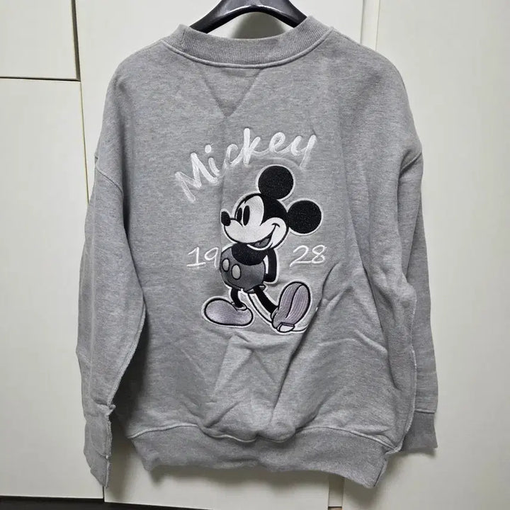[BUNJANG] Mickey Mouse Gray Sweatshirt / 미키맨투맨
