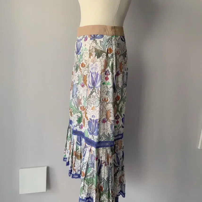 [SOLD OUT] 25 레니본 RENEEVON 베이지 패턴 스커트