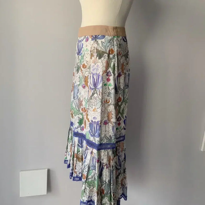 [SOLD OUT] 25 레니본 RENEEVON 베이지 패턴 스커트