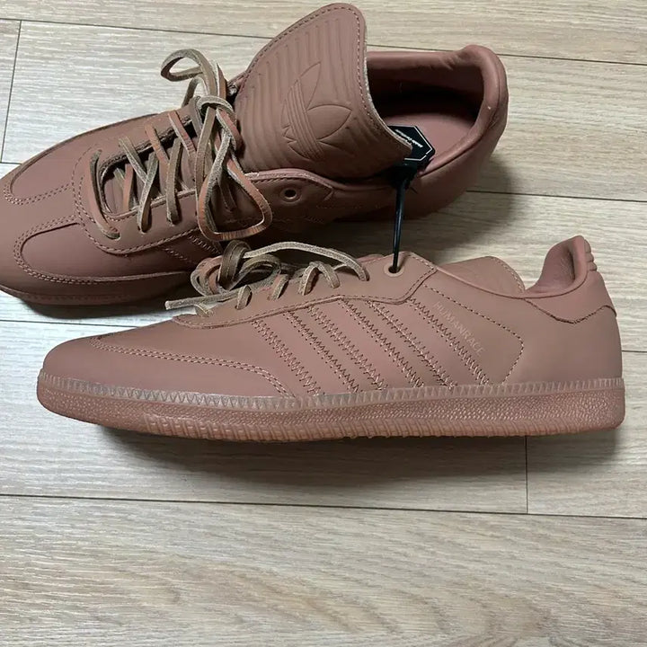 [BUNJANG] Adidas Pharrell Williams Samba 275 Sneakers / 아디다스 퍼렐윌리엄스 삼바 275