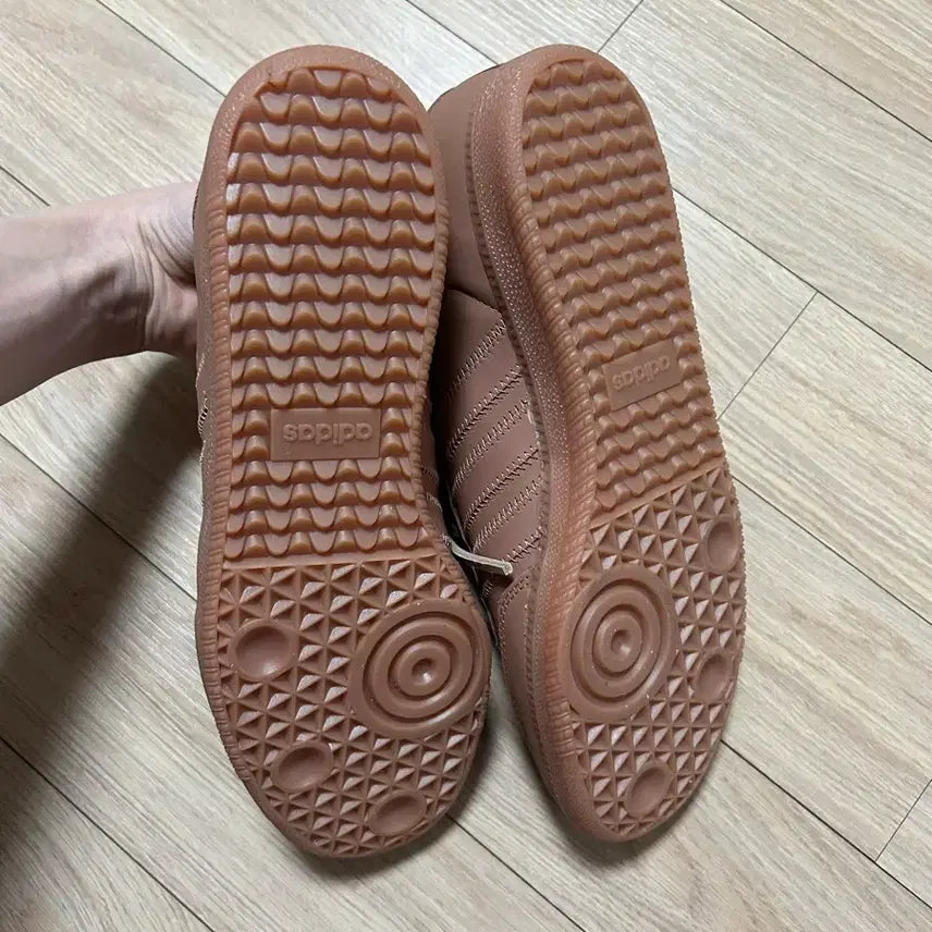[BUNJANG] Adidas Pharrell Williams Samba 275 Sneakers / 아디다스 퍼렐윌리엄스 삼바 275