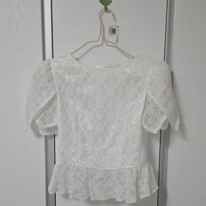 [BUNJANG] Floral Lace Frill Blouse / 꽃잎st 일본 프릴 블라우스(핏 예쁨)
