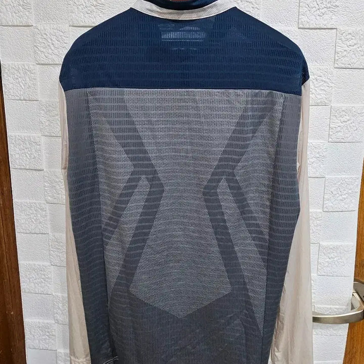[BUNJANG] Aider Long Sleeve T-shirt White/Navy/Green / 아이더 긴팔 티셔츠 화이트/네이비/그린