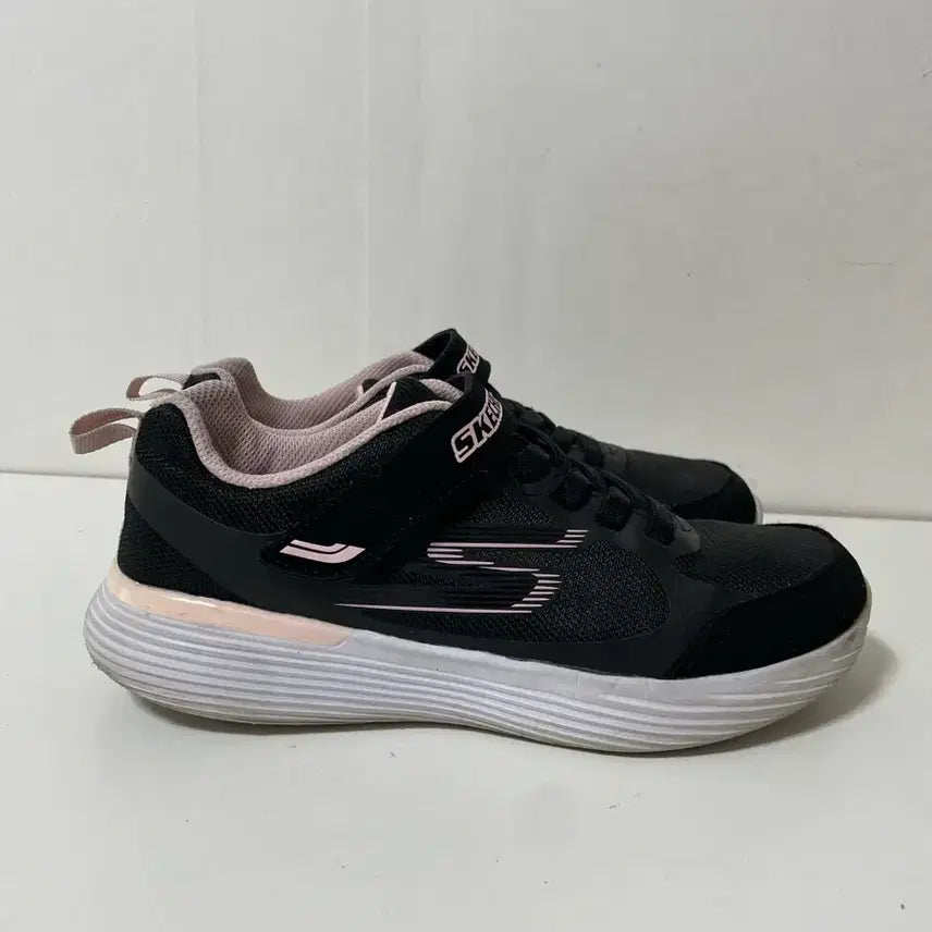 [SOLD OUT] 230 스케쳐스 기능성 운동화 정품