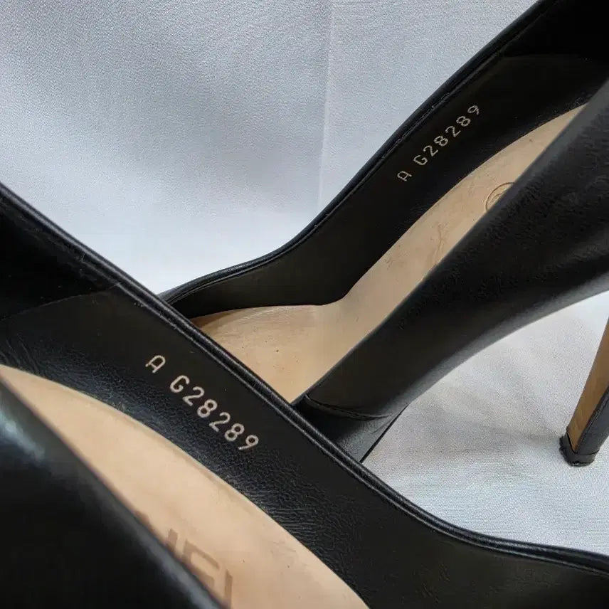 [BUNJANG] Chanel Cap-Toe Pumps 235-240mm / (정품)샤넬 캡토 펌프스힐 235~240