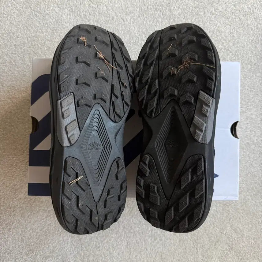 [BUNJANG] Umbro Cutout Sandals 280 Size / 엄브로 컷아웃 샌들 280 사이즈
