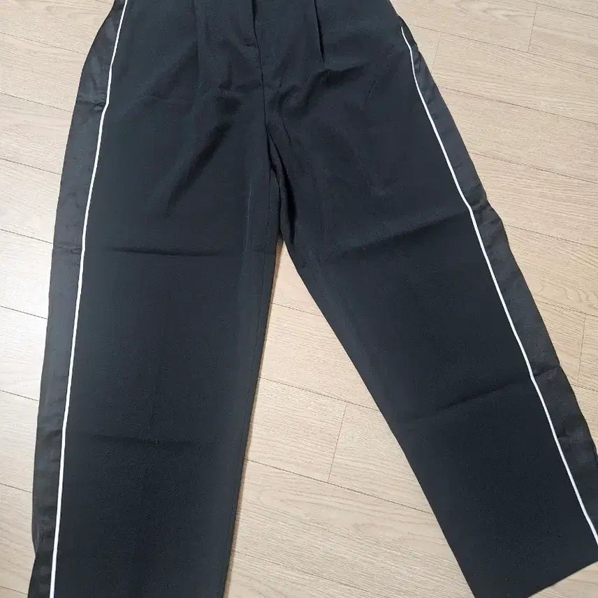 [SOLD OUT] 럭키슈에뜨 사이드라인 밴딩 슬렉스